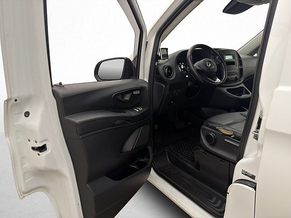 Mercedes-Benz Vito 108 15 of 30