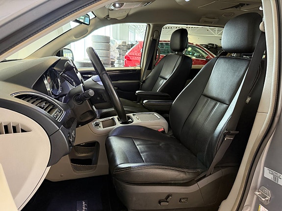 Lancia Voyager 6 of 23