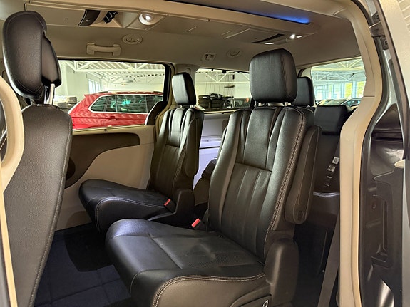 Lancia Voyager 8 of 23