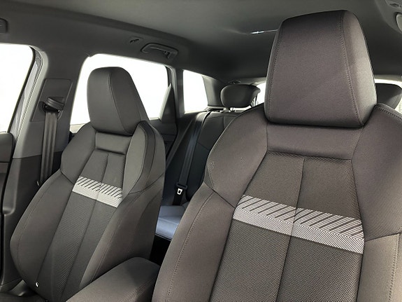 Audi Q4 e-tron 10 of 15