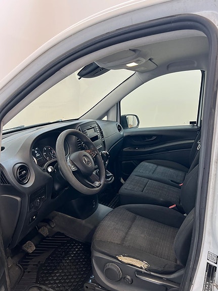 Mercedes-Benz Vito 111 8 of 11
