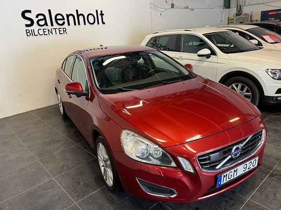 Volvo S60 4 of 5