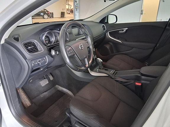 Volvo V40 9 of 10