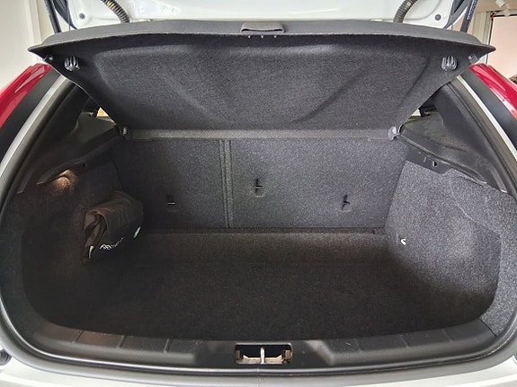 Volvo V40 8 of 10