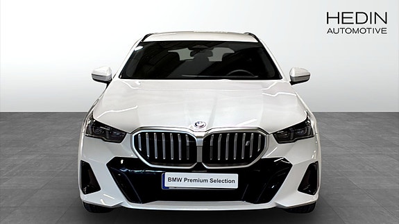 BMW i5 8 of 9