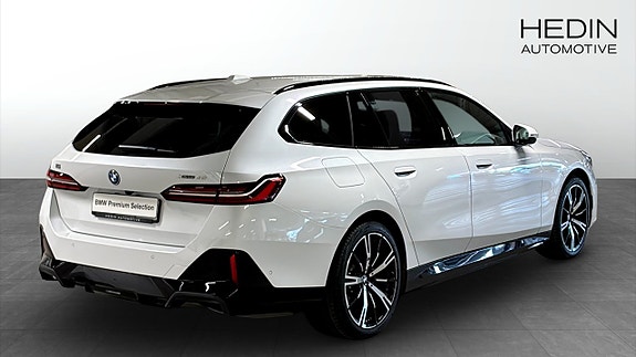 BMW i5 2 of 9