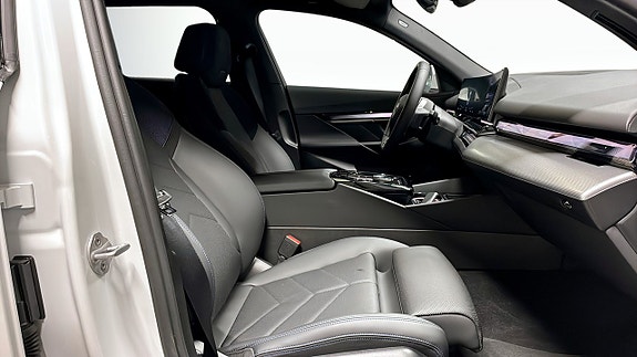 BMW i5 3 of 9