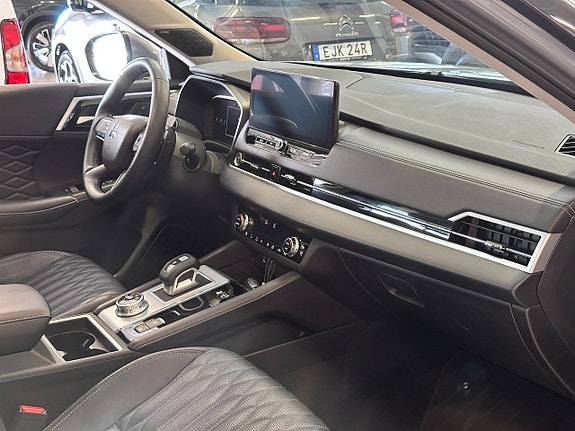 Mitsubishi Outlander 9 of 15
