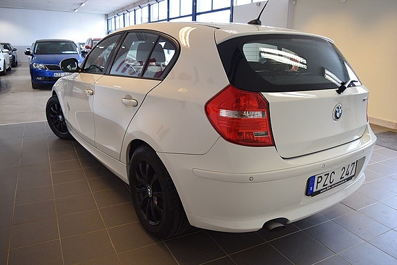 BMW 116d 3 of 5