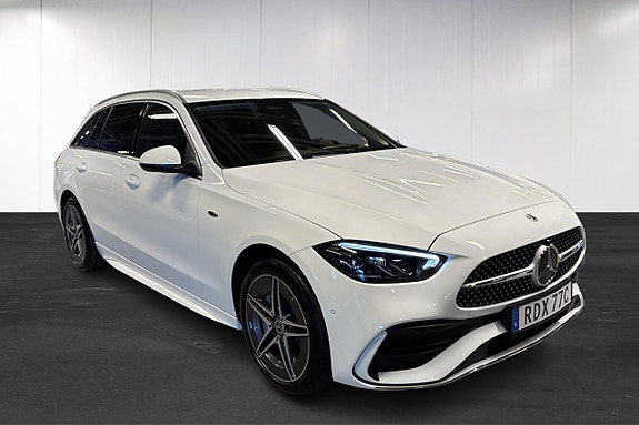Mercedes-Benz C300 2 of 5