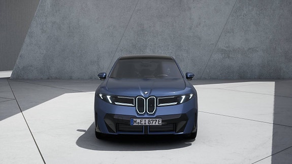 BMW iX3 2 of 5