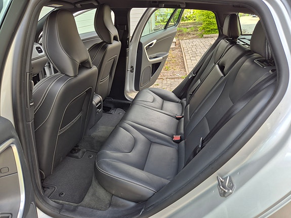 Volvo V60 8 of 12