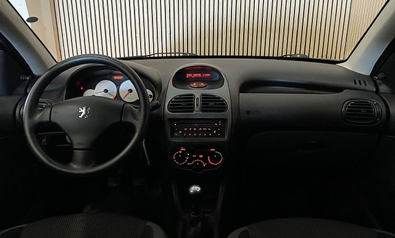 Peugeot 206 7 of 12