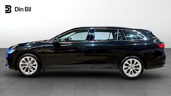 Skoda Superb 2 of 5