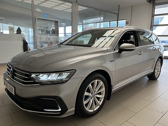 Volkswagen Passat 3 of 5