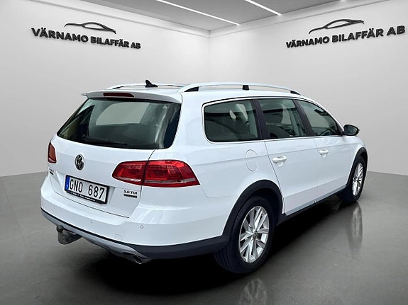 Volkswagen Passat Alltrack 4 of 5