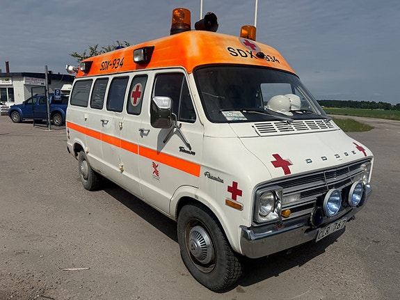 Dodge B300 3 of 5