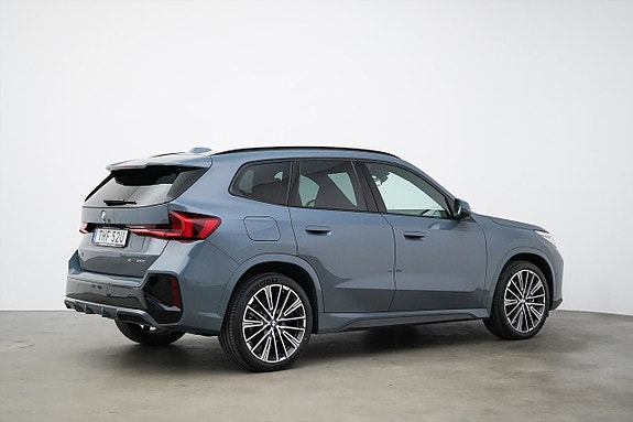 BMW X1 20 of 23