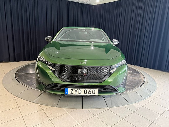 Peugeot 308 2 of 5