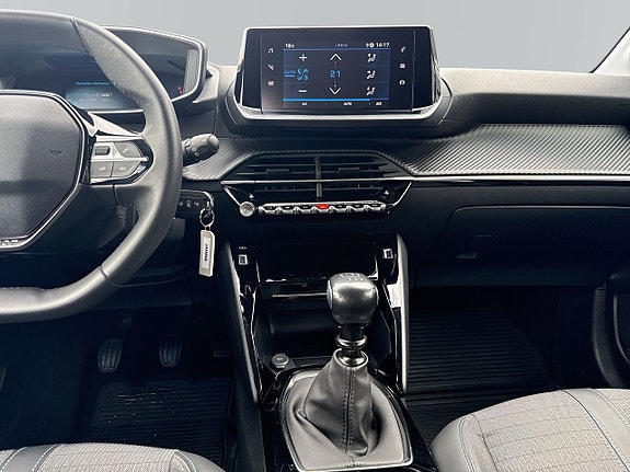 Peugeot 208 12 of 15