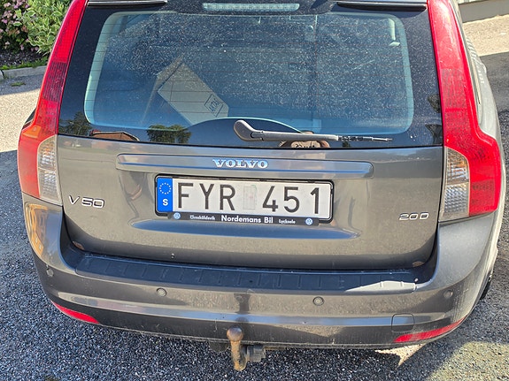 Volvo V50 4 of 5