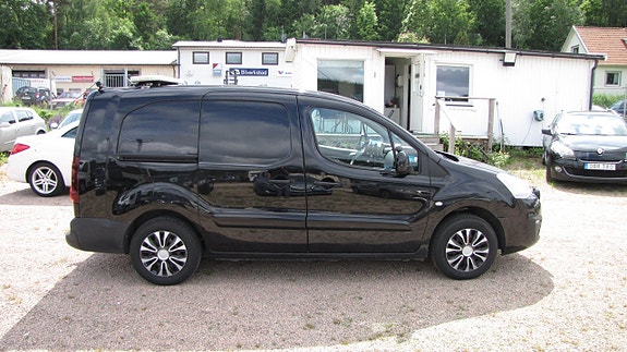Peugeot Partner 2 of 5