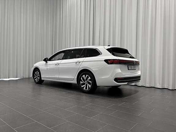 Volkswagen Passat 3 of 5