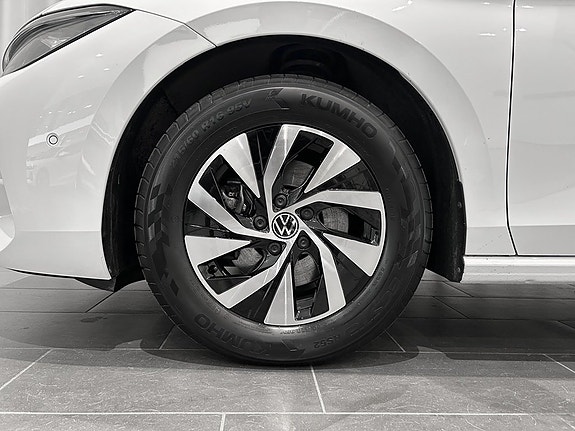 Volkswagen Passat 5 of 5