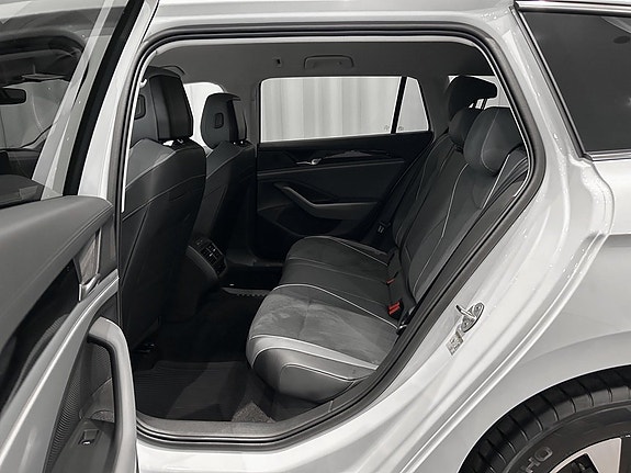 Volkswagen Passat 8 of 16
