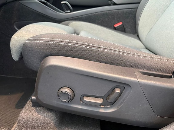 Volvo XC40 18 of 19