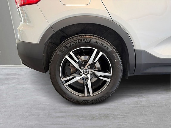 Volvo XC40 7 of 19