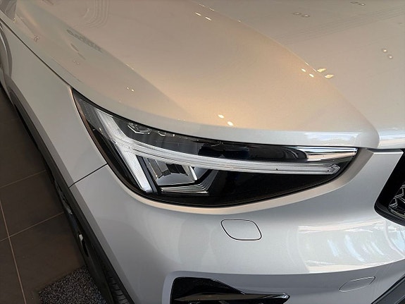 Volvo XC40 16 of 19