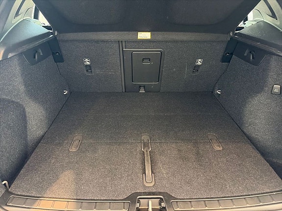 Volvo XC40 6 of 19