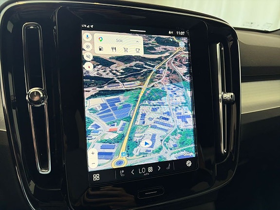 Volvo XC40 12 of 19