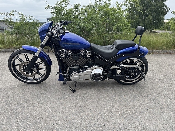 Harley-Davidson Breakout 114 4 of 5