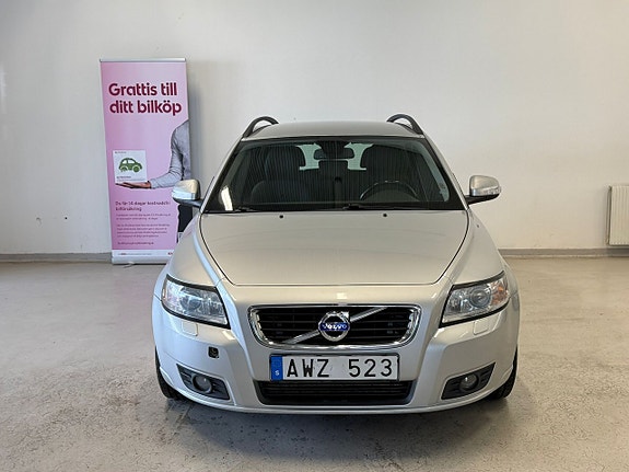 Volvo V50 3 of 5