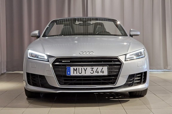 Audi TT 3 of 5