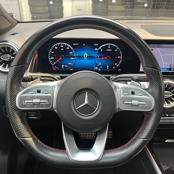 Mercedes-Benz GLB200 d 10 of 13