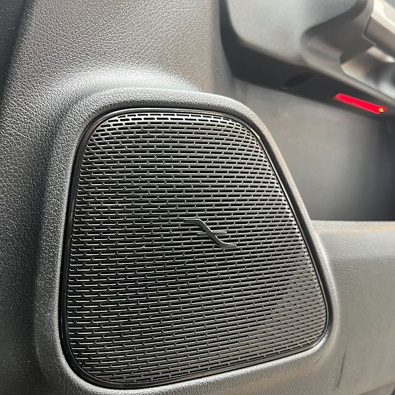 Mercedes-Benz GLB200 d 12 of 13