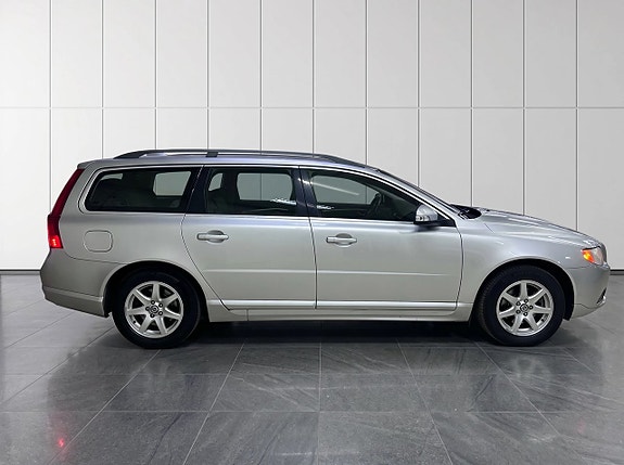 Volvo V70 8 of 15