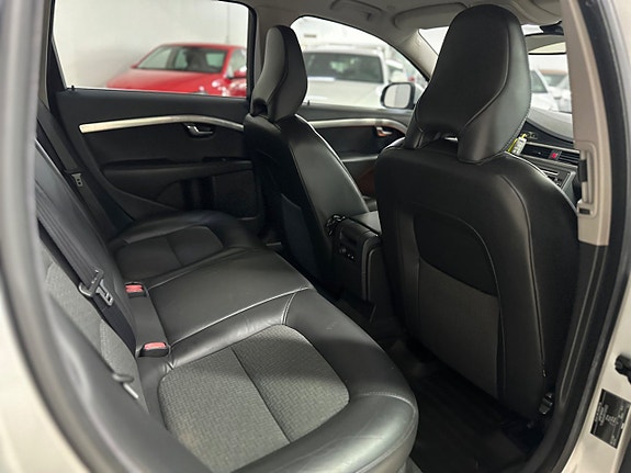 Volvo V70 15 of 15