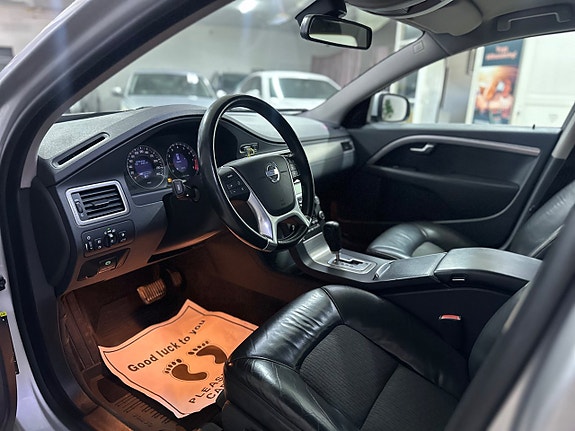Volvo V70 11 of 15