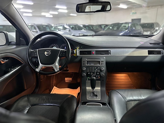 Volvo V70 9 of 15