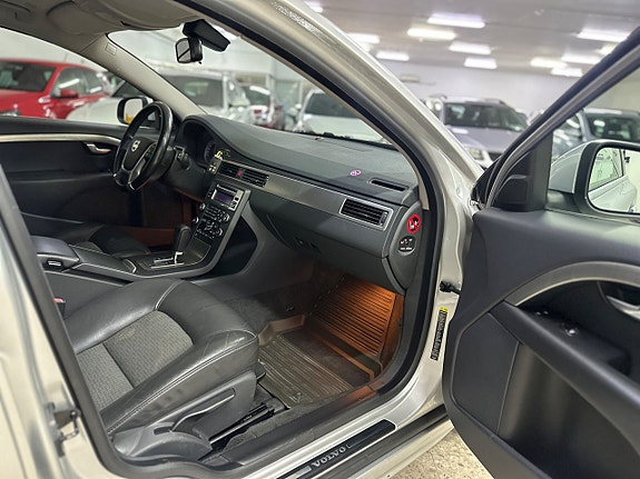 Volvo V70 13 of 15