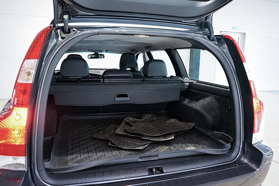 Volvo V70 8 of 24