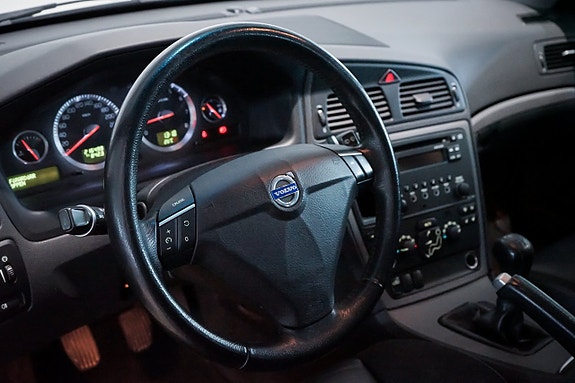 Volvo V70 18 of 24