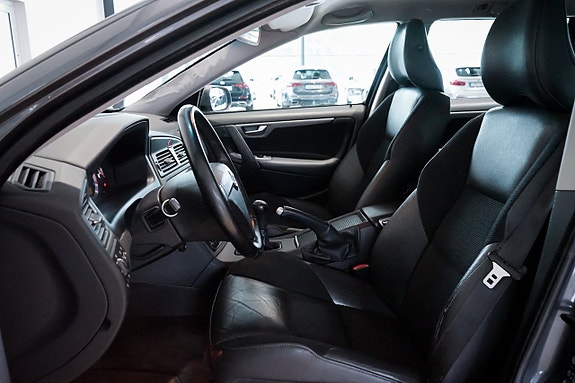 Volvo V70 19 of 24
