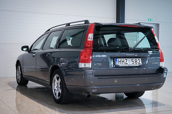Volvo V70 4 of 24