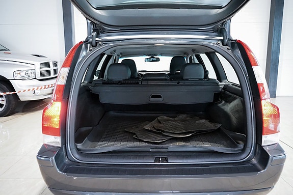 Volvo V70 7 of 24