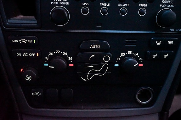 Volvo V70 12 of 24